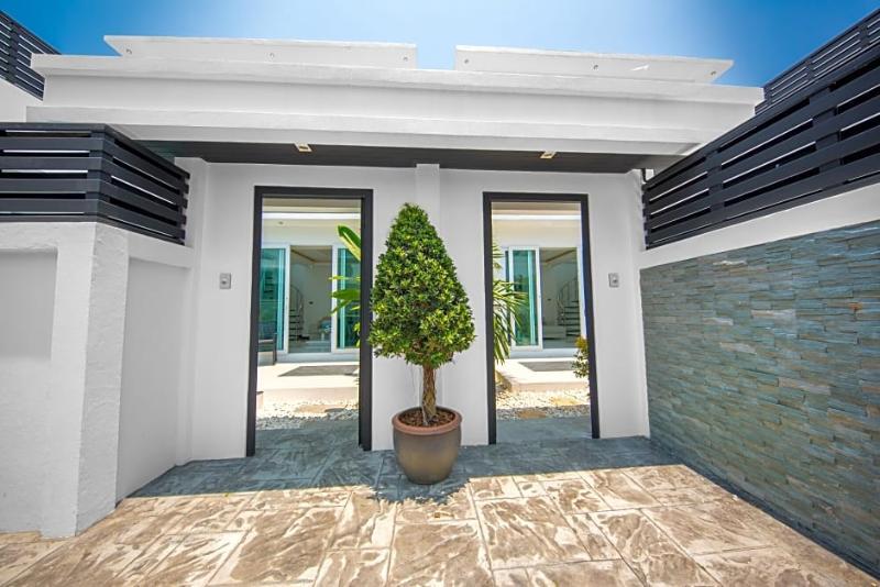 Colibri Pool Villa Pattaya หาดจอมเทียน ภายนอก รูปภาพ