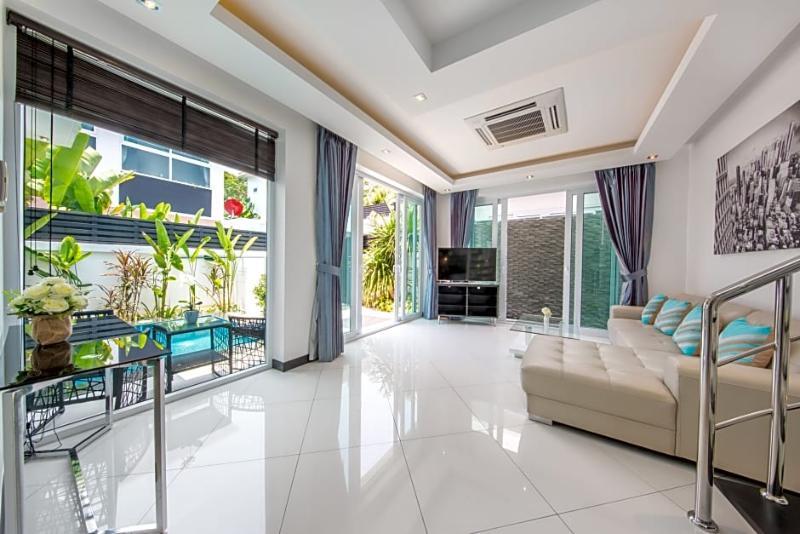 Colibri Pool Villa Pattaya หาดจอมเทียน ภายนอก รูปภาพ