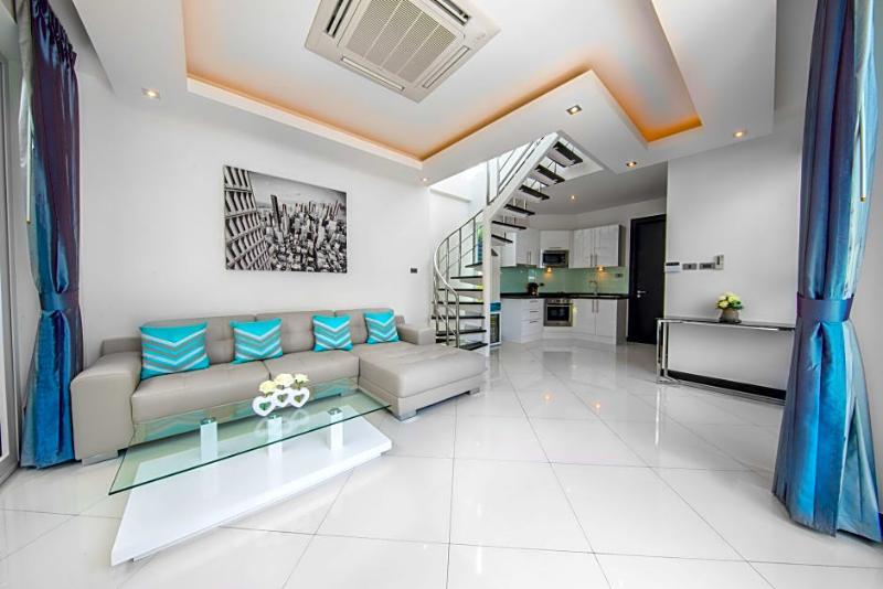Colibri Pool Villa Pattaya หาดจอมเทียน ภายนอก รูปภาพ